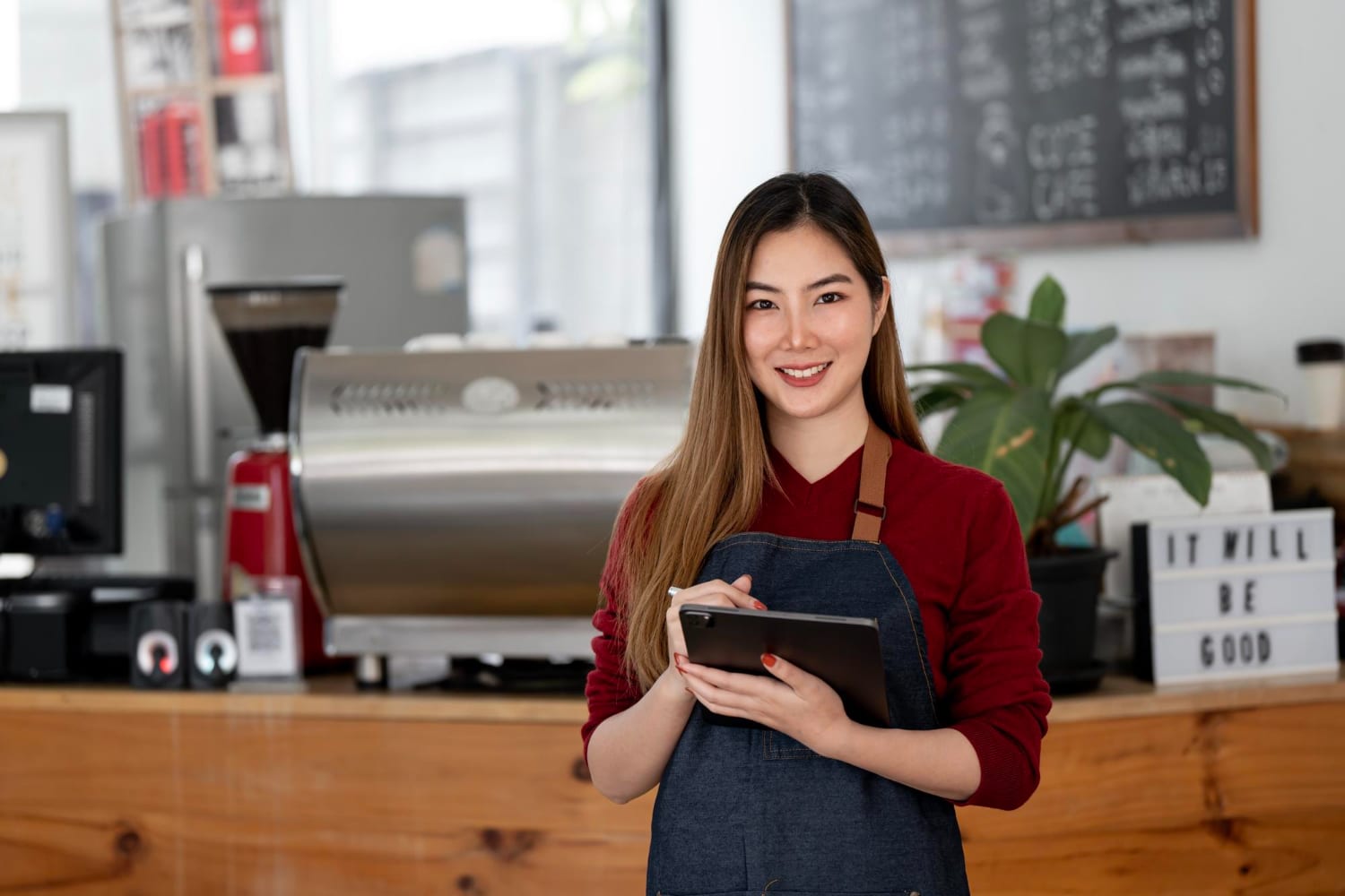 Restaurant Owners Reveal: How POS Tech Brought Back the Buzz!